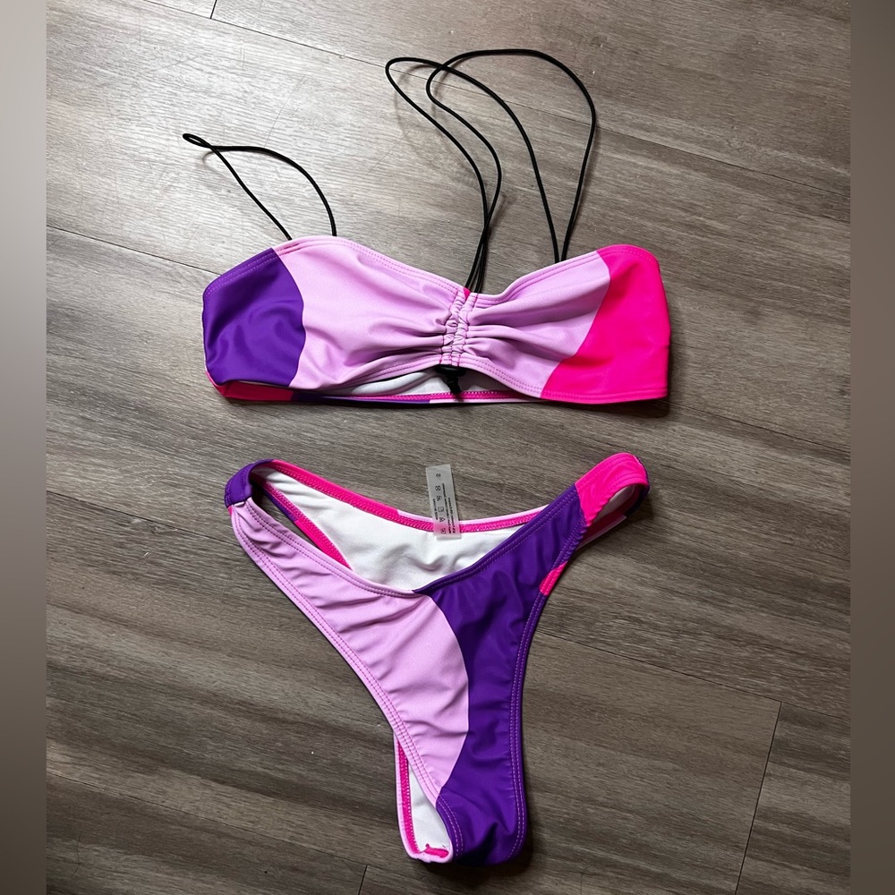 SUPER FLATTERING CUTE BIKINI